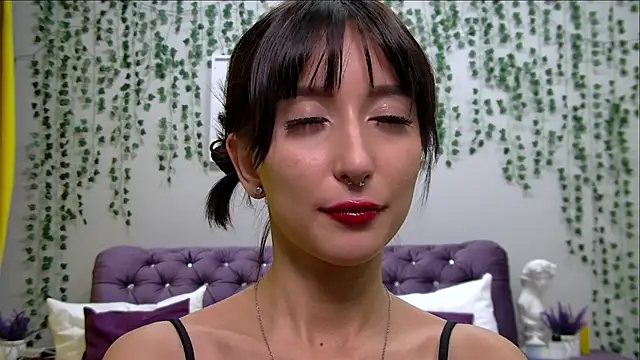 NicoleLimp online show from February 17, 2025, 4:26 pm