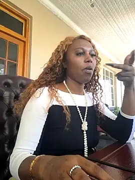 YourDreamLady22 online show from January 28, 2025, 12:11 pm