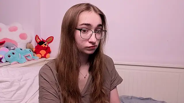 Snapshot of PollyBeev chatting on May 27, 2026, 7:38 am PollyBeev online show from May 27, 2026, 7:38 am
