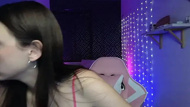 Snapshot of AliceSpark chatting on December 1, 2024, 4:51 pm AliceSpark online show from December 1, 2024, 4:51 pm