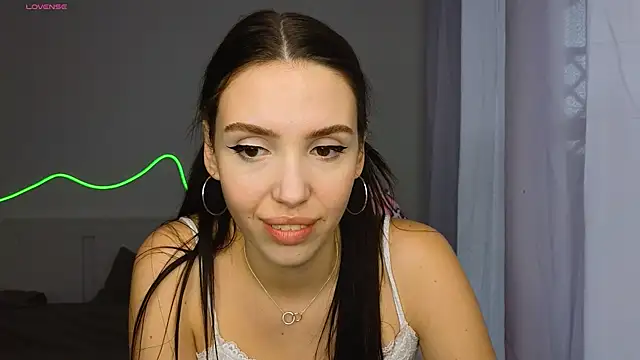 Snapshot of AliceSpark chatting on September 29, 2025, 10:09 am AliceSpark online show from September 29, 2025, 10:09 am