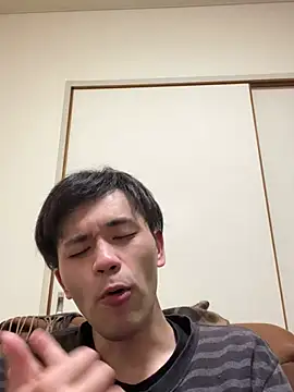 ryusei18570 online show from February 14, 2025, 5:57 pm