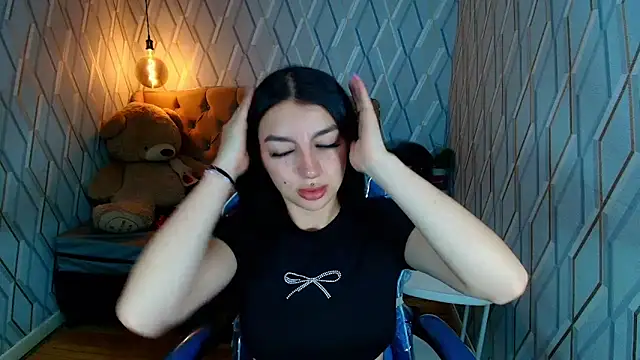 Angelchristix online show from May 15, 2026, 12:45 pm