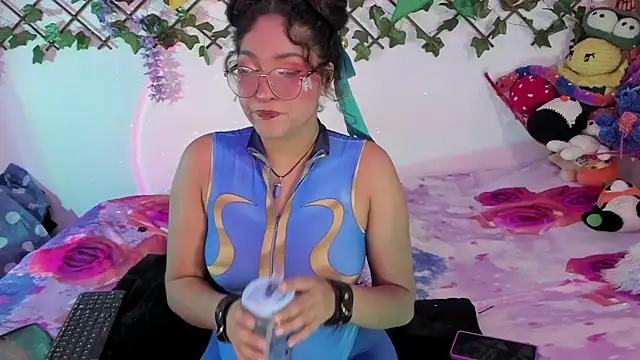 cutepie uwu  online show from January 15, 2025, 8:05 pm