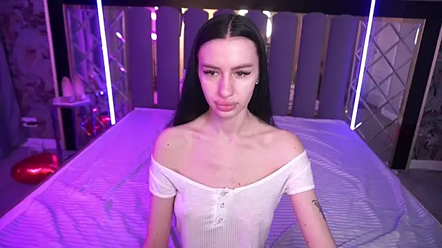 Snapshot of Snow_WhiteeeX chatting on March 14, 2026, 6:41 am Snow WhiteeeX online show from March 14, 2026, 6:41 am