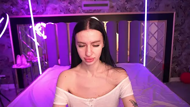 Snapshot of Snow_WhiteeeX chatting on March 25, 2026, 6:41 am Snow WhiteeeX online show from March 25, 2026, 6:41 am