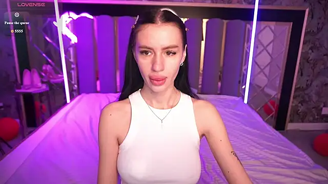 Snapshot of Snow_WhiteeeX chatting on March 28, 2026, 6:35 am Snow WhiteeeX online show from March 28, 2026, 6:35 am