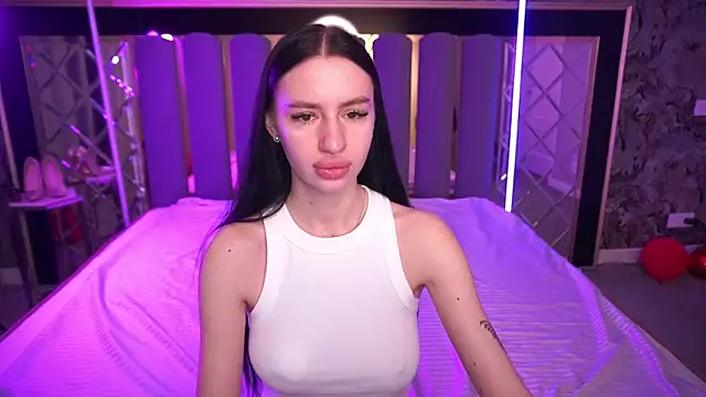 Snapshot of Snow_WhiteeeX chatting on March 29, 2026, 5:40 am Snow WhiteeeX online show from March 29, 2026, 5:40 am