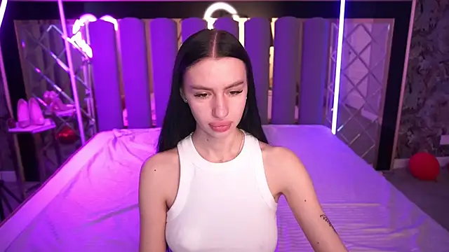 Snapshot of Snow_WhiteeeX chatting on March 30, 2026, 5:41 am Snow WhiteeeX online show from March 30, 2026, 5:41 am