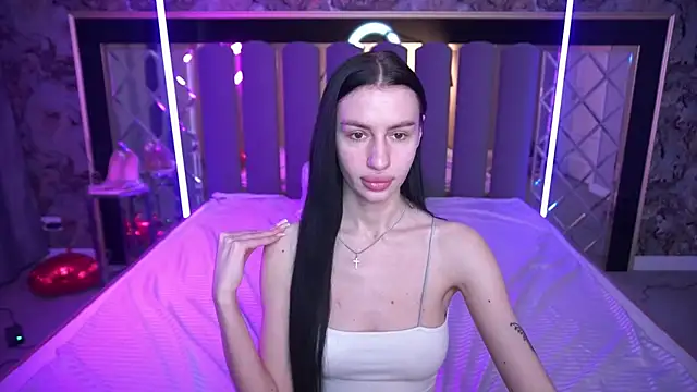 Snapshot of Snow_WhiteeeX chatting on April 9, 2026, 6:19 am Snow WhiteeeX online show from April 9, 2026, 6:19 am