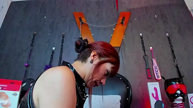 Snapshot of IvanaFetish chatting on February 6, 2025, 6:29 am IvanaFetish online show from February 6, 2025, 6:29 am