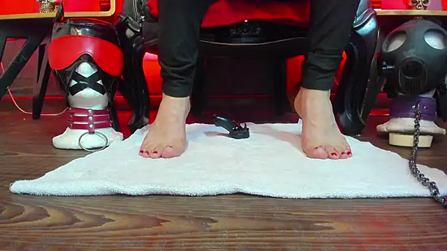 Snapshot of IvanaFetish chatting on February 26, 2025, 3:42 am IvanaFetish online show from February 26, 2025, 3:42 am