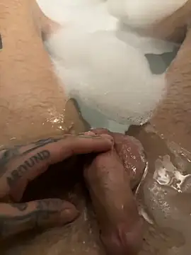 hottwoboys online show from November 26, 2025, 7:04 pm