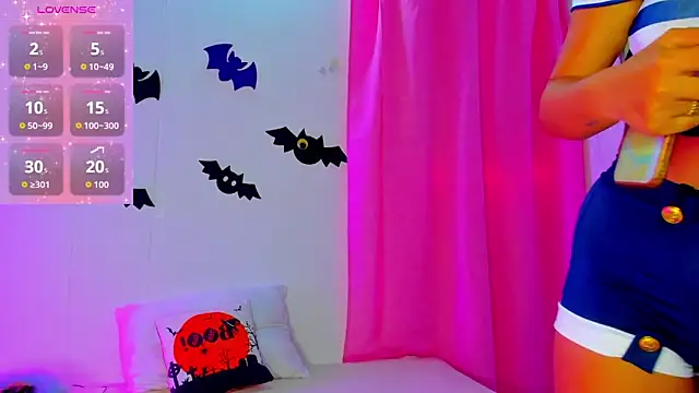 Natasha by online show from October 28, 2025, 1:58 pm