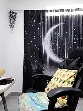 Snapshot of Hikaryfire chatting on October 11, 2025, 1:53 pm Hikaryfire online show from October 11, 2025, 1:53 pm