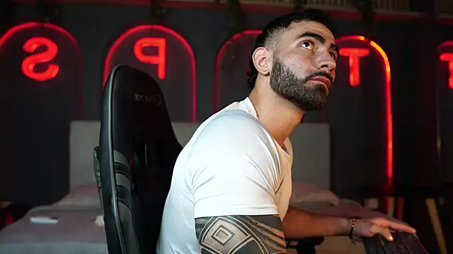 Austin bolt online show from February 4, 2026, 3:23 am