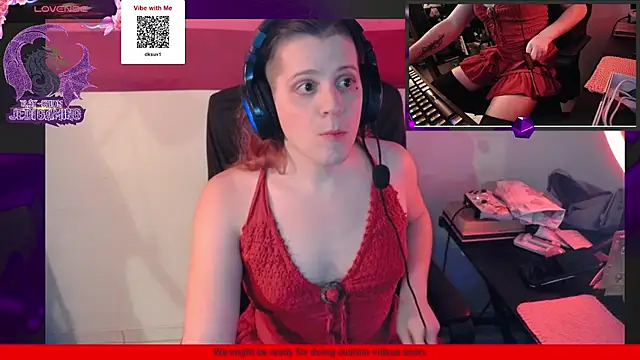 Snapshot of Rae-Suon chatting on February 9, 2025, 12:06 am Rae-Suon online show from February 9, 2025, 12:06 am