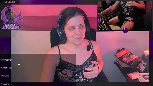 Snapshot of Rae-Suon chatting on February 22, 2025, 11:46 pm Rae-Suon online show from February 22, 2025, 11:46 pm