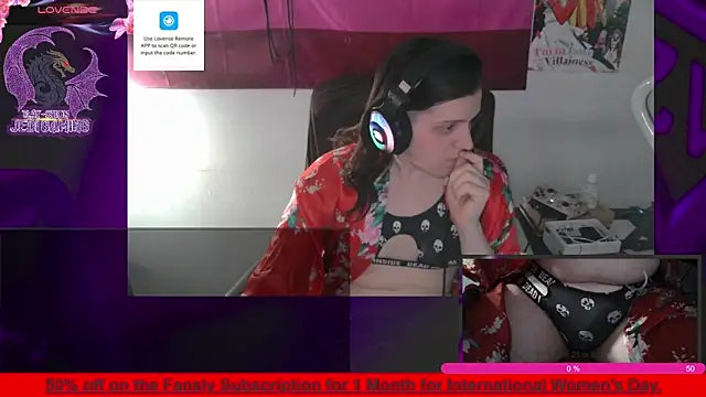 Snapshot of Rae-Suon chatting on March 8, 2025, 9:18 pm Rae-Suon online show from March 8, 2025, 9:18 pm