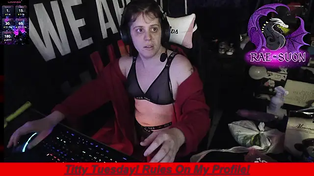 Snapshot of Rae-Suon chatting on November 28, 2025, 3:20 am Rae-Suon online show from November 28, 2025, 3:20 am