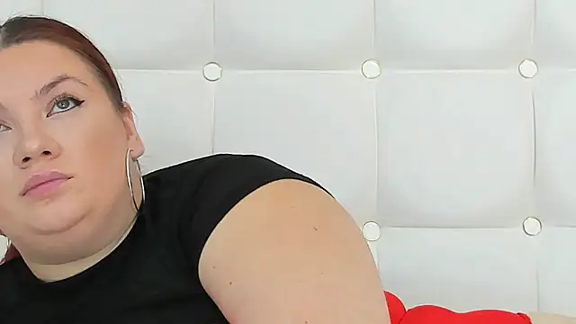 MelanieBrownn online show from March 18, 2025, 9:52 am