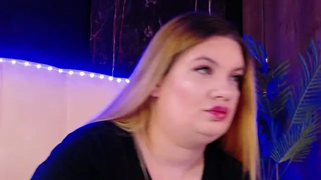 MelanieBrownn online show from March 19, 2026, 5:44 am