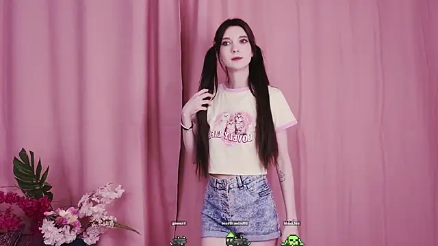 KimWilli online show from January 20, 2025, 7:14 pm