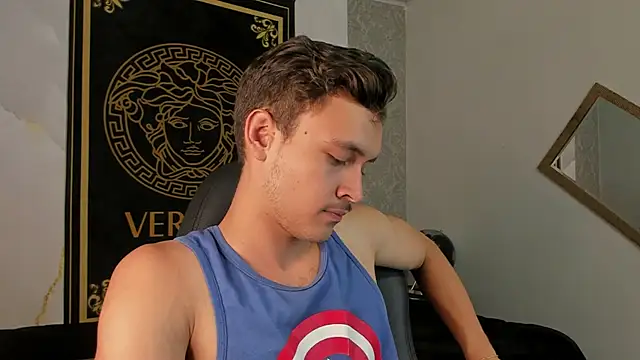 Snapshot of Desmon_Clark chatting on January 6, 2025, 11:20 pm Desmon Clark online show from January 6, 2025, 11:20 pm