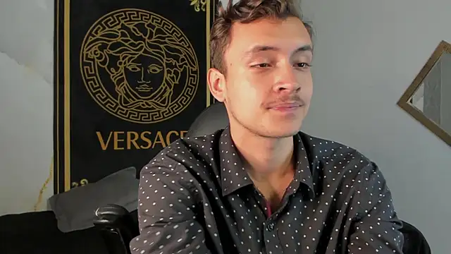 Snapshot of Desmon_Clark chatting on January 7, 2025, 10:52 pm Desmon Clark online show from January 7, 2025, 10:52 pm