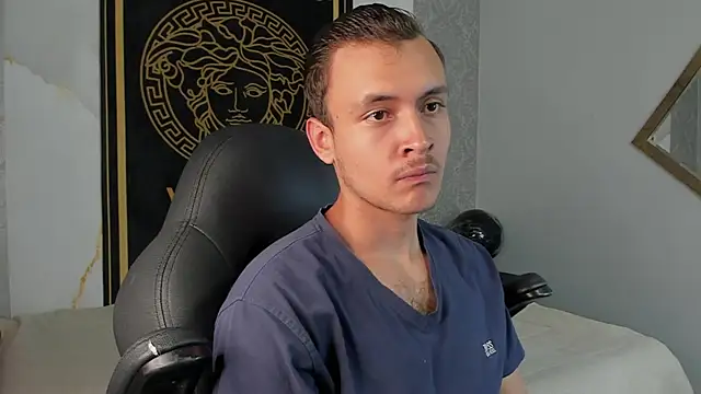 Snapshot of Desmon_Clark chatting on January 10, 2025, 2:04 am Desmon Clark online show from January 10, 2025, 2:04 am