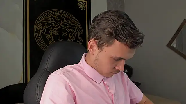 Snapshot of Desmon_Clark chatting on January 10, 2025, 8:48 pm Desmon Clark online show from January 10, 2025, 8:48 pm