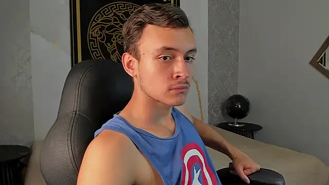 Snapshot of Desmon_Clark chatting on January 11, 2025, 9:36 pm Desmon Clark online show from January 11, 2025, 9:36 pm