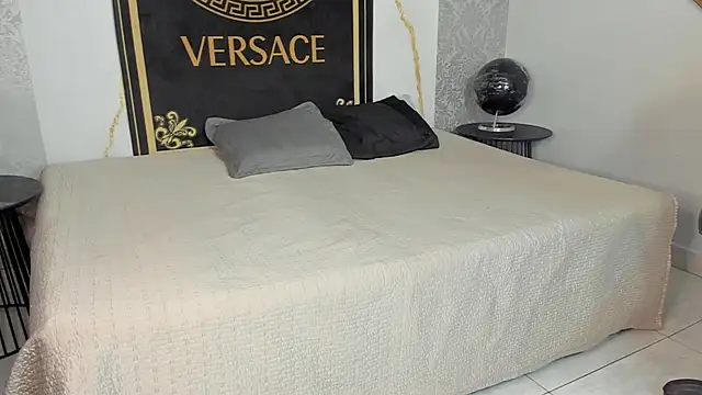 Snapshot of Desmon_Clark chatting on January 13, 2025, 7:54 am Desmon Clark online show from January 13, 2025, 7:54 am