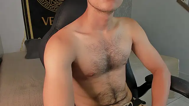 Snapshot of Desmon_Clark chatting on January 14, 2025, 10:02 pm Desmon Clark online show from January 14, 2025, 10:02 pm