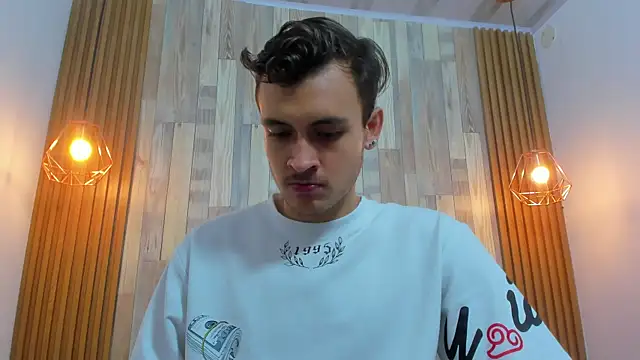 Snapshot of Desmon_Clark chatting on January 17, 2025, 7:08 am Desmon Clark online show from January 17, 2025, 7:08 am