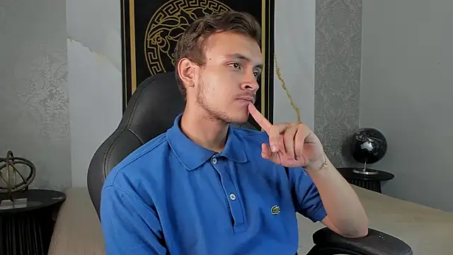 Snapshot of Desmon_Clark chatting on January 21, 2025, 7:39 pm Desmon Clark online show from January 21, 2025, 7:39 pm