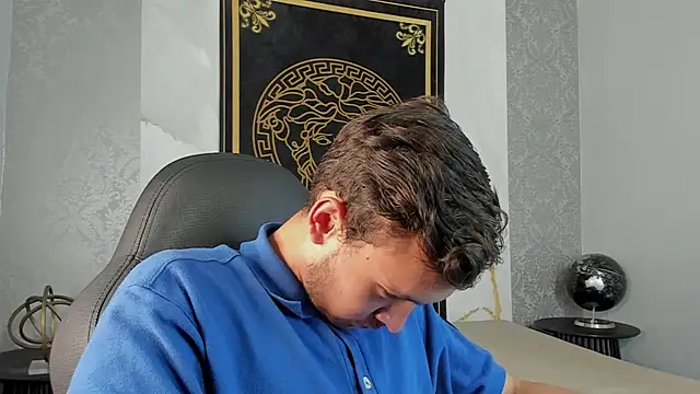 Snapshot of Desmon_Clark chatting on January 21, 2025, 10:41 pm Desmon Clark online show from January 21, 2025, 10:41 pm