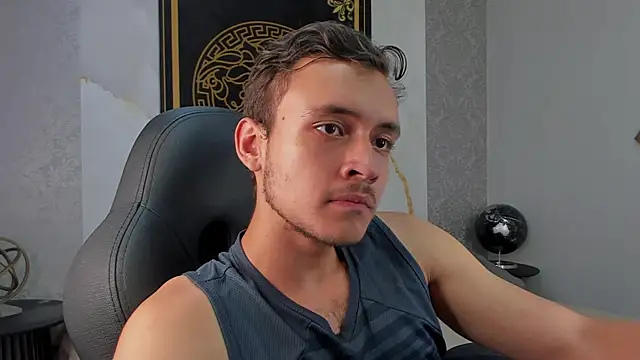 Snapshot of Desmon_Clark chatting on January 25, 2025, 3:19 am Desmon Clark online show from January 25, 2025, 3:19 am