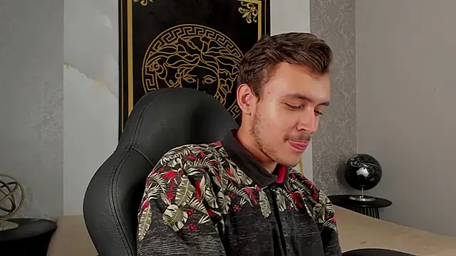 Snapshot of Desmon_Clark chatting on January 27, 2025, 9:33 pm Desmon Clark online show from January 27, 2025, 9:33 pm