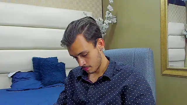 Snapshot of Desmon_Clark chatting on January 30, 2025, 10:08 pm Desmon Clark online show from January 30, 2025, 10:08 pm