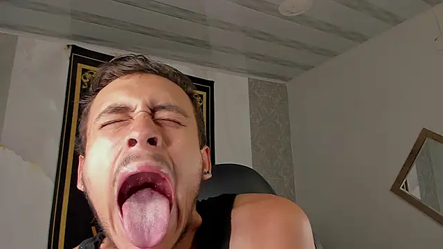 Snapshot of Desmon_Clark chatting on January 31, 2025, 10:52 pm Desmon Clark online show from January 31, 2025, 10:52 pm