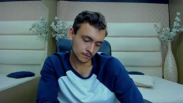 Snapshot of Desmon_Clark chatting on February 2, 2025, 9:08 am Desmon Clark online show from February 2, 2025, 9:08 am