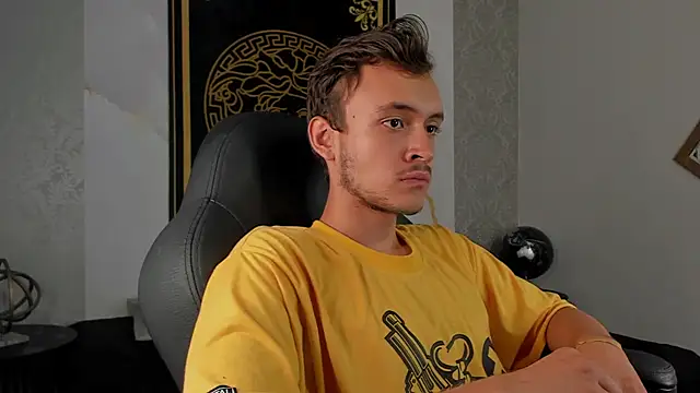 Snapshot of Desmon_Clark chatting on February 5, 2025, 12:42 am Desmon Clark online show from February 5, 2025, 12:42 am