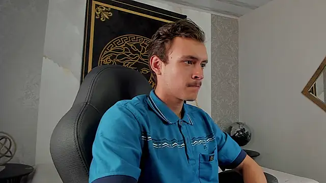 Snapshot of Desmon_Clark chatting on February 12, 2025, 9:54 pm Desmon Clark online show from February 12, 2025, 9:54 pm