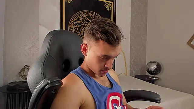 Snapshot of Desmon_Clark chatting on February 17, 2025, 11:31 pm Desmon Clark online show from February 17, 2025, 11:31 pm