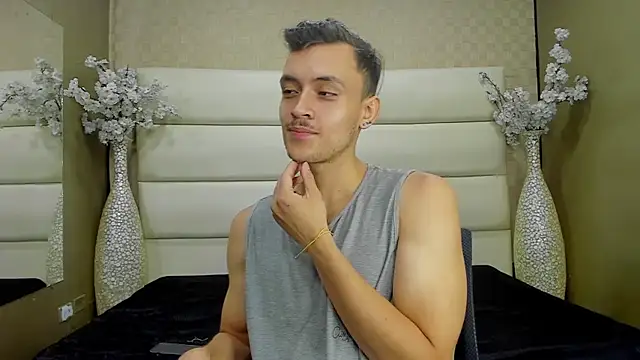 Snapshot of Desmon_Clark chatting on February 26, 2025, 4:24 pm Desmon Clark online show from February 26, 2025, 4:24 pm