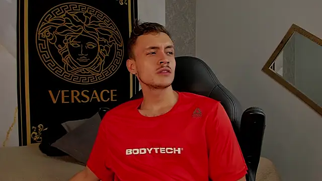 Snapshot of Desmon_Clark chatting on March 6, 2025, 10:36 pm Desmon Clark online show from March 6, 2025, 10:36 pm