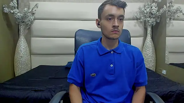 Snapshot of Desmon_Clark chatting on March 9, 2025, 12:31 am Desmon Clark online show from March 9, 2025, 12:31 am