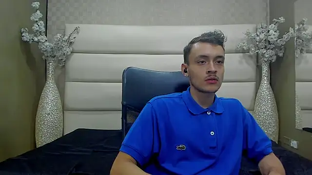 Snapshot of Desmon_Clark chatting on March 9, 2025, 4:27 am Desmon Clark online show from March 9, 2025, 4:27 am