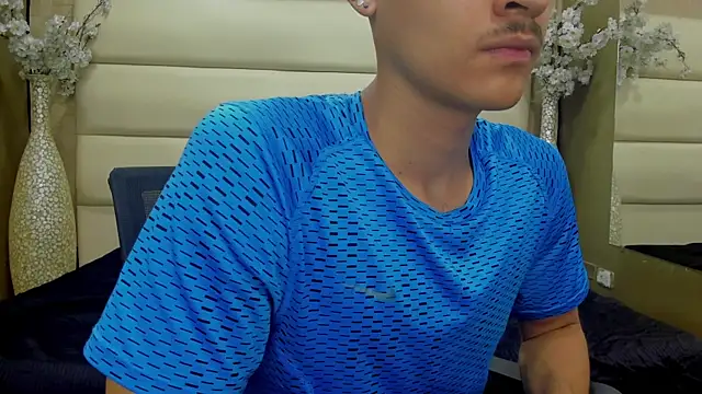 Snapshot of Desmon_Clark chatting on March 11, 2025, 4:10 am Desmon Clark online show from March 11, 2025, 4:10 am